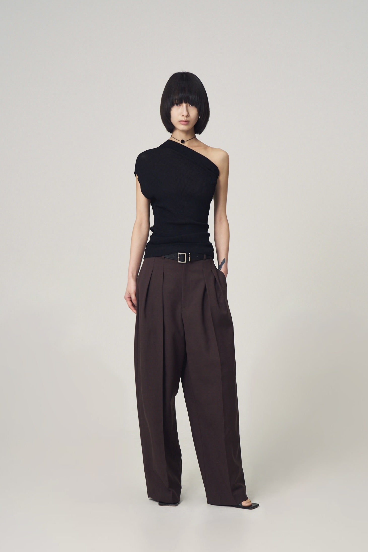 Onesholder sheer rib knit – Venica